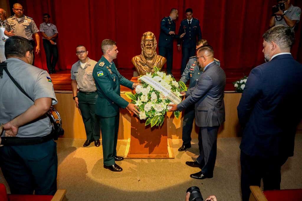 O patrono das Polícias Militares do Brasil, Tiradentes foi homenageado em cerimônia, no Teatro Palácio das Artes - Gente de Opinião