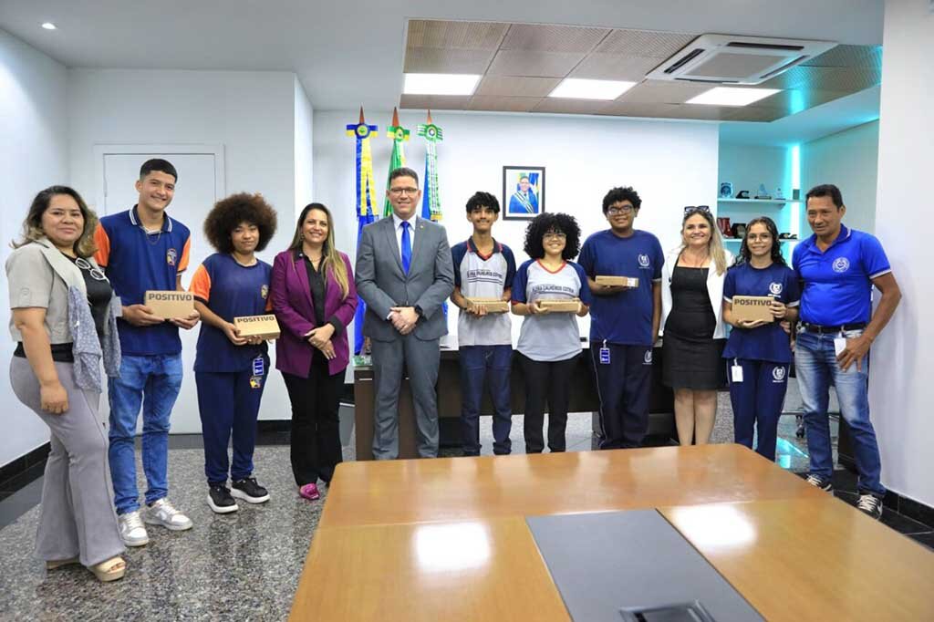 Entrega de tablets fortalece educação em Rondônia: “Recursos digitais acessível a todos” - Gente de Opinião