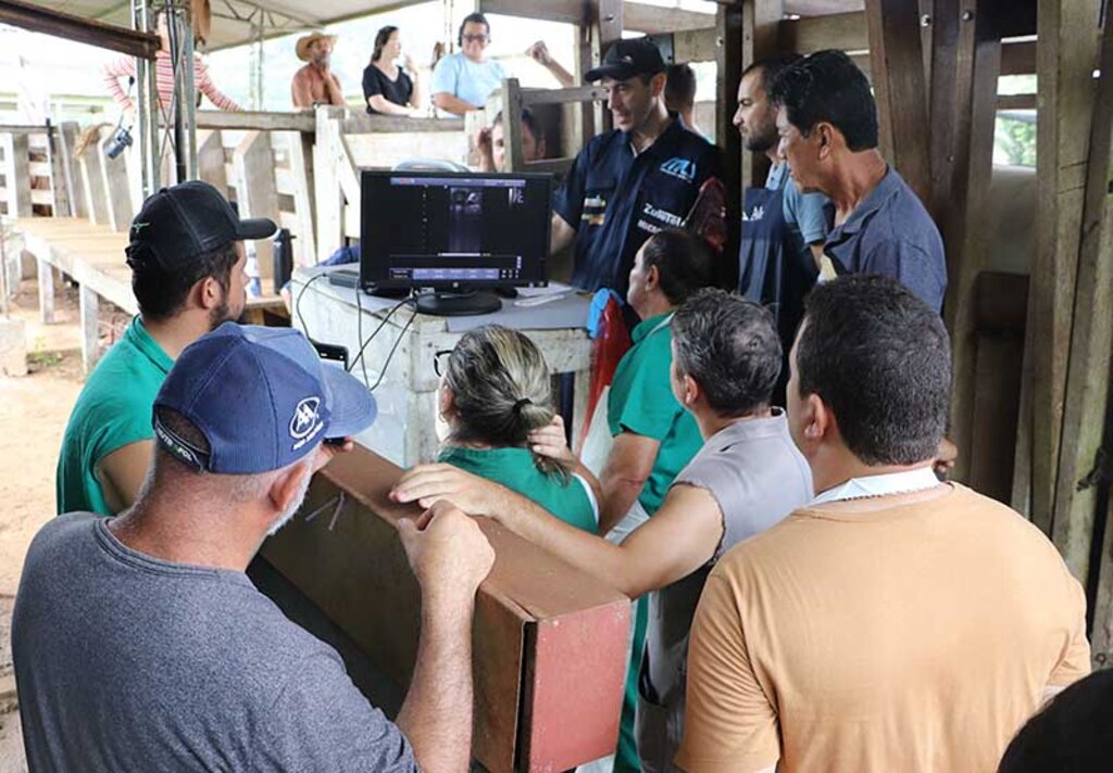 O curso foi voltado aos profissionais da Extensão Rural que prestam assistência técnica aos produtores de leite - Gente de Opinião