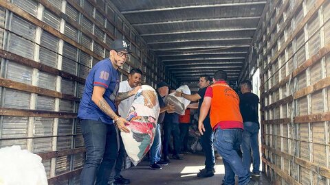 Primeiro caminhão com donativos arrecadados em Porto Velho é carregado com destino ao Rio Grande do Sul