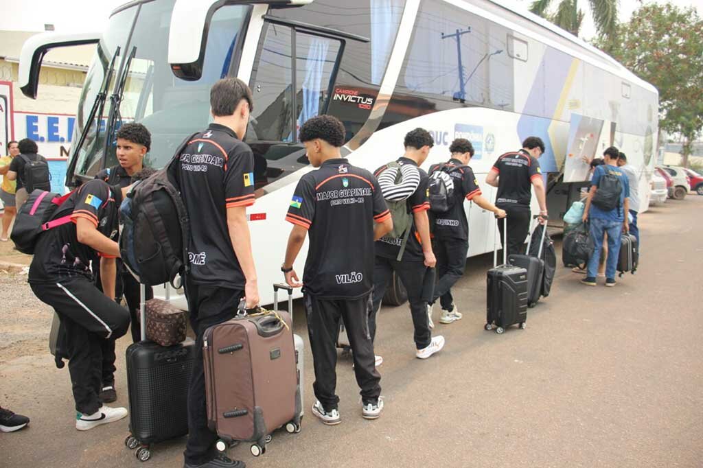 Equipe contou com suporte de recursos do governo de Rondônia, que disponibilizou um ônibus para o descolamento dos estudantes - Gente de Opinião