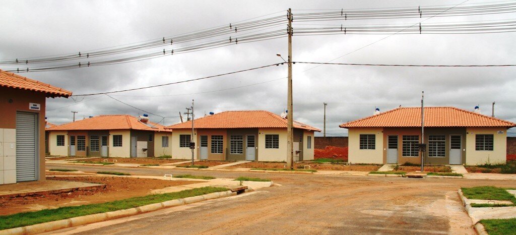 Cinco mil famílias com renda mensal de até R$ 8 mil serão contempladas com o auxílio para dar entrada na compra da casa própria - Gente de Opinião