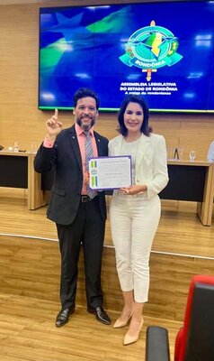 Mileni Mota é homenageada por sua atuação literária na Assembleia Legislativa e na Câmara de Porto Velho