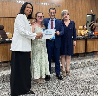 Escritora é homenageada pela Câmara Municipal de Porto Velho 