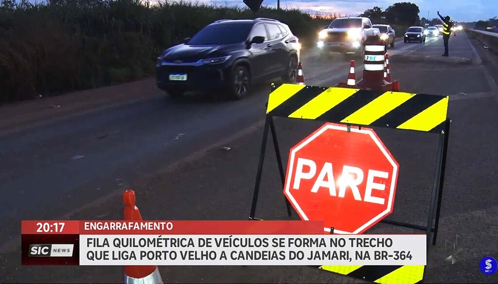 Fila para o trânsito no trecho de PVH a Candeias do Jamari, na BR-364 - Gente de Opinião