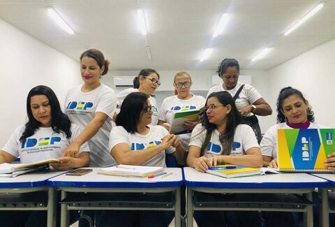 Mães conciliam rotina materna com capacitação profissional