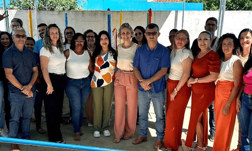 Deputada Cristiane Lopes entrega mobília completa e equipamentos ao CRAS de Rio Crespo - Gente de Opinião
