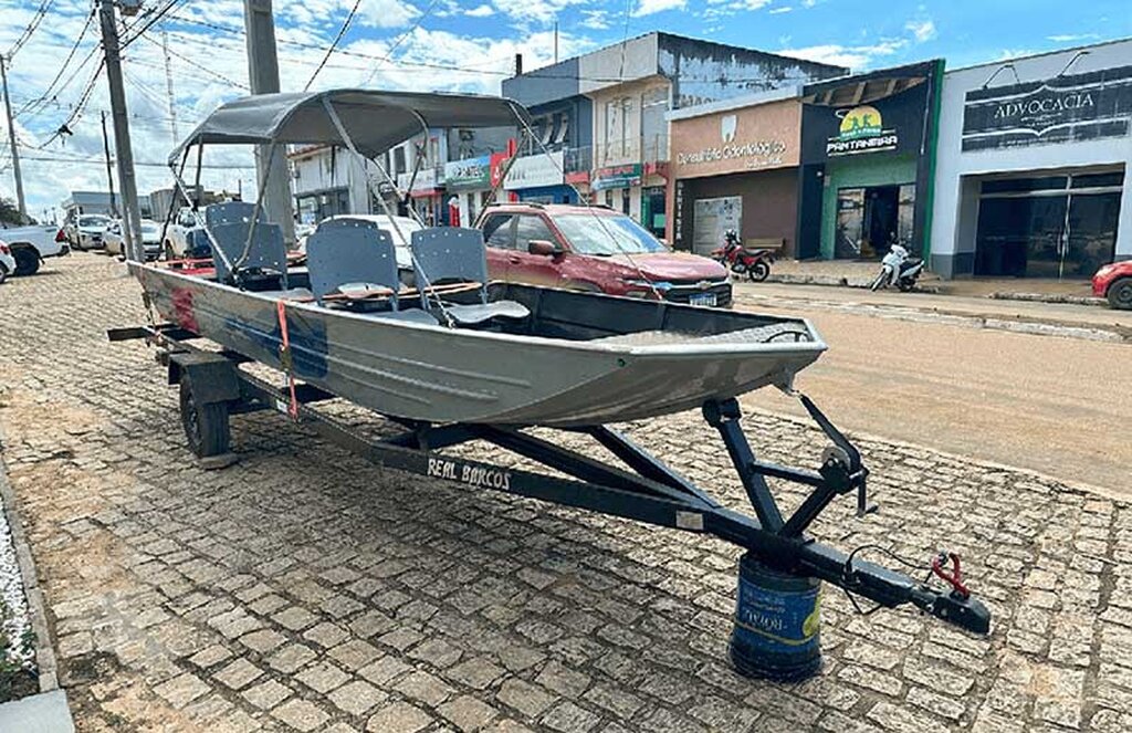 Deputada Cristiane Lopes reforça apoio a assistência social com entrega de barco e equipamentos em Machadinho D’Oeste - Gente de Opinião