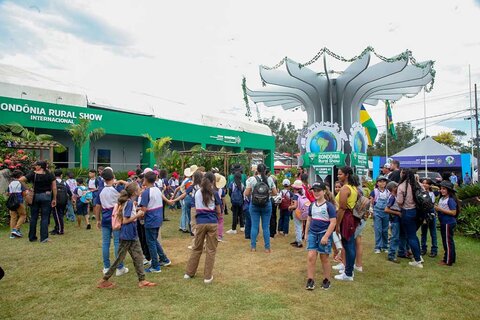 Governador Marcos Rocha destaca movimentação de negócios em alta e conquistas do agro no 2º dia da 12ª Rondônia Rural Show 