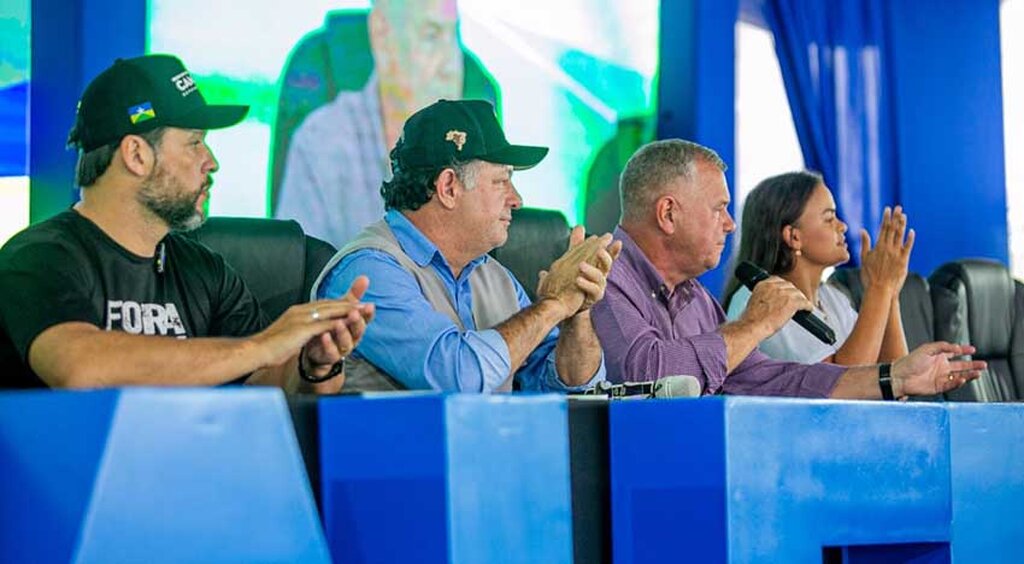 Mesa Diretora da Audiência Pública sobre regularização fundiária (Foto: Thyago Lorentz  I Secom ALE/RO) - Gente de Opinião
