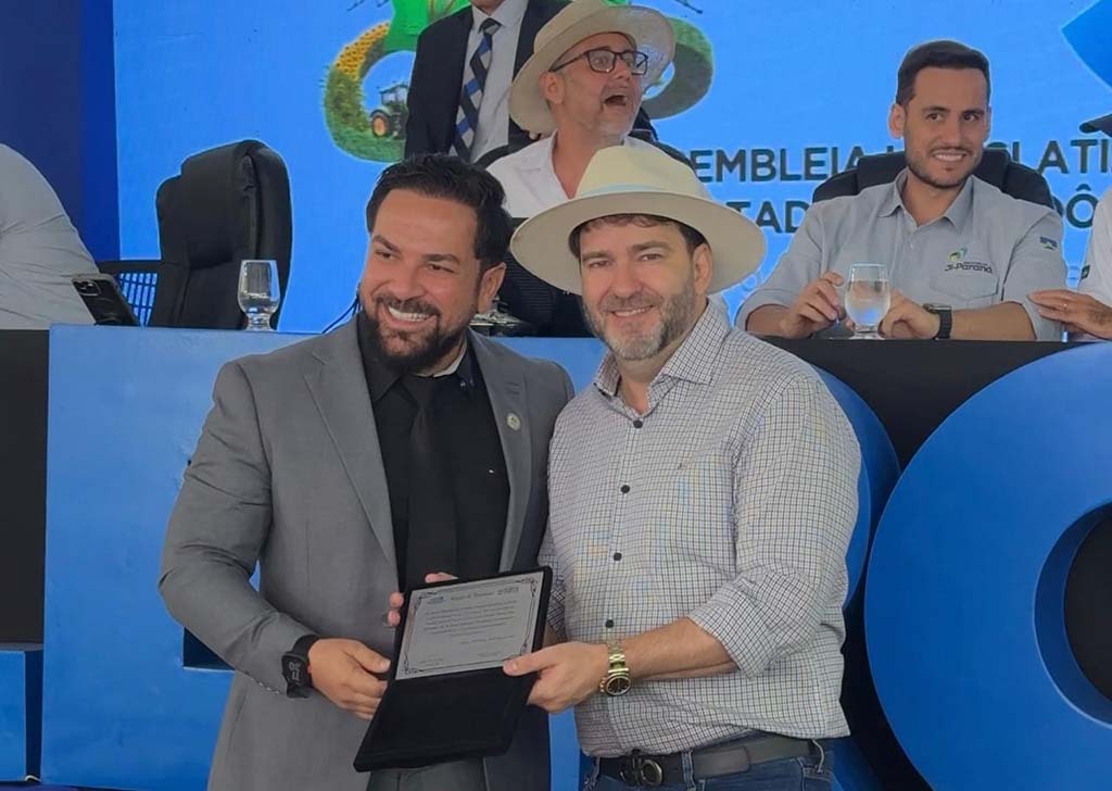 Presidente Alex Redano é homenageado com moção de aplausos pela Câmara de Vereadores de Ji-Paraná durante a Rondônia Rural Show - Gente de Opinião