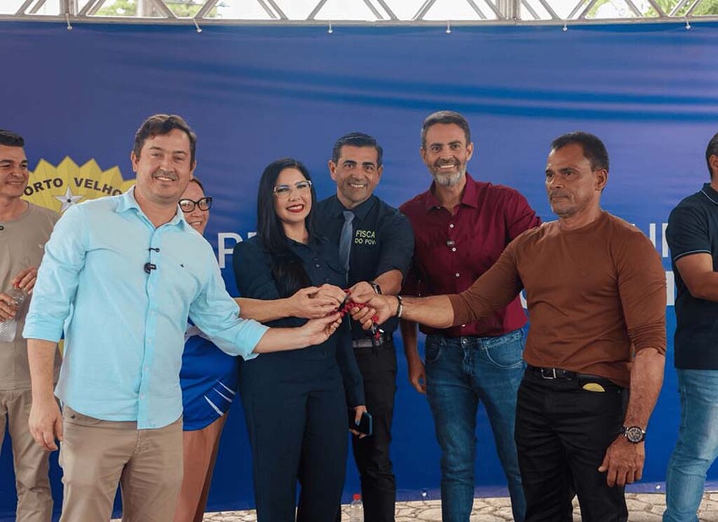 Deputada Cristiane Lopes entrega voadeiras à prefeitura para atender as comunidades do Baixo Madeira - Gente de Opinião