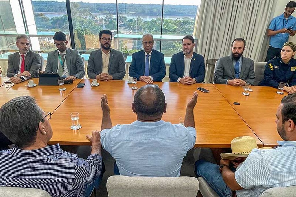 Reunião resultou na formação de um grupo de trabalho para analisar alternativas jurídicas e administrativas (Foto: Rafael Oliveira I Secom ALE/RO) - Gente de Opinião