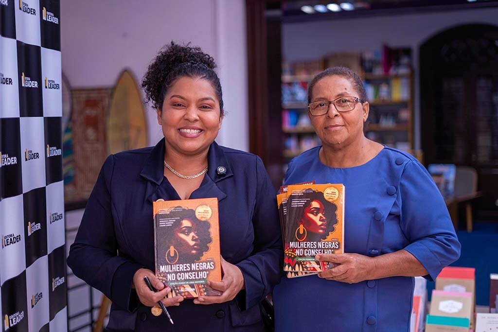 FACER parabeniza Vice-presidente do CMEC de Ji-Paraná por destaque nacional em obra que celebra lideranças femininas negras nos conselhos empresariais - Gente de Opinião