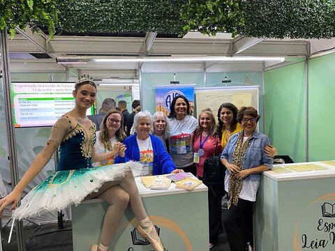 Acreanas participam do V Encontro Nacional da AJEB e lançam livros na Bienal do Livro Rio 2025