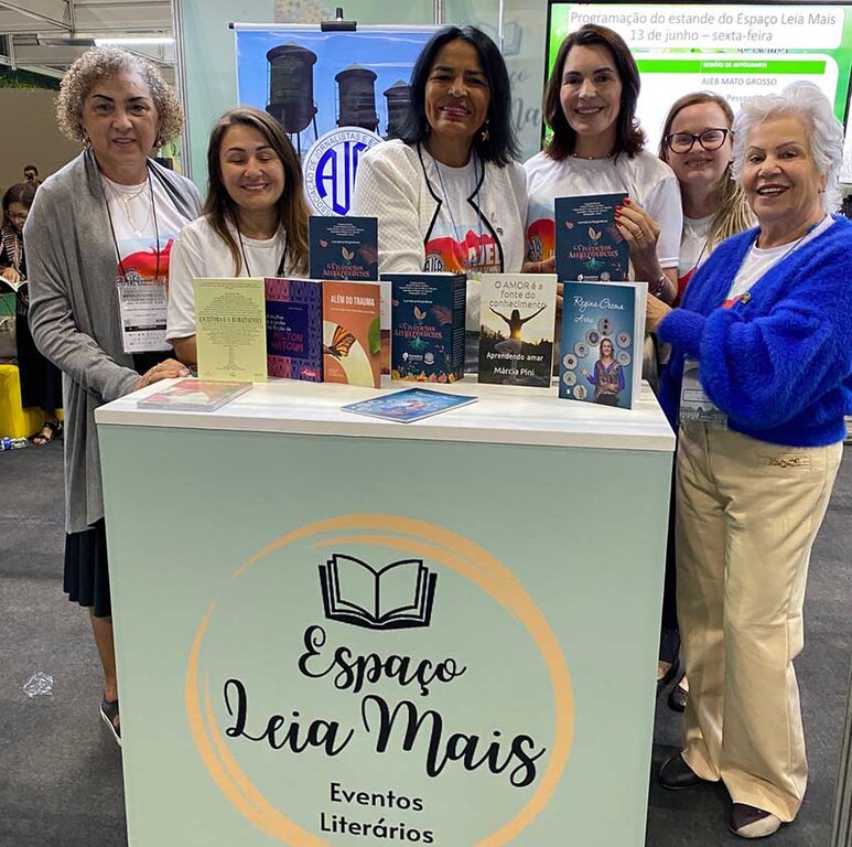 As escritoras Edina Azevedo Klein, Luciana Barbieri, Izabel Cristina, Mileni Mota, Rosângela Arend e Edir Marques Coautoras da Coletânea Vivências Amazônicas durante o lançamento oficial na Bienal Internacional do Livro no Rio de Janeiro . - Gente de Opinião