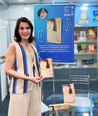 Mileni Mota Rolim de Moura lança sua primeira obra na Bienal do Livro do Rio