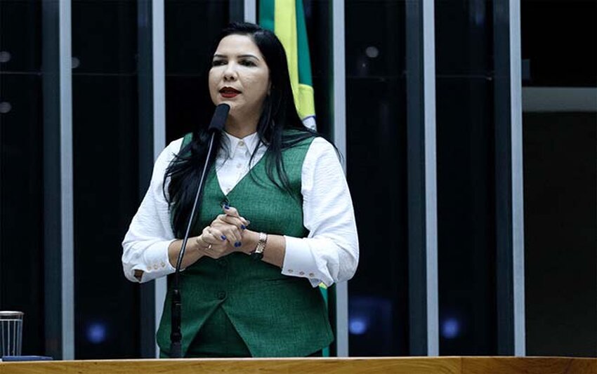 Deputada Cristiane Lopes ao lado do povo na investigação de fraudes contra aposentados