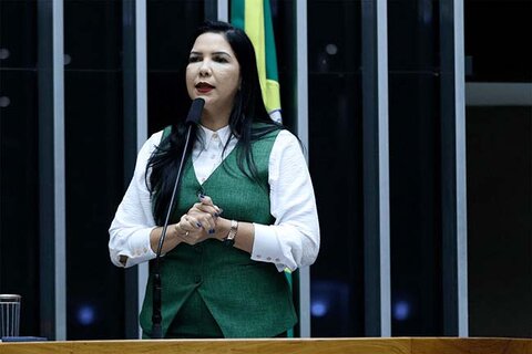 Deputada Cristiane Lopes ao lado do povo na investigação de fraudes contra aposentados