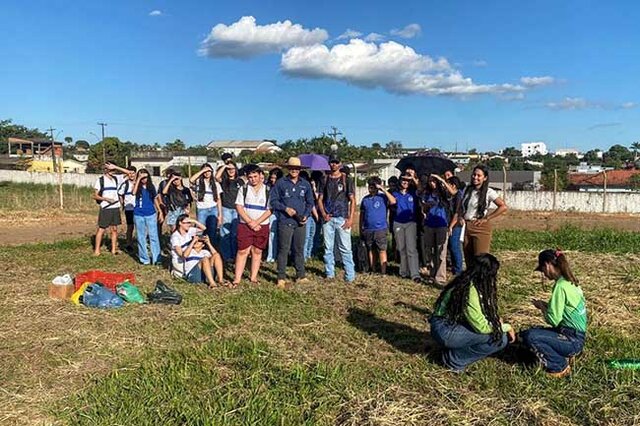 Lançamento de foguetes de garrafa PET une ciência e diversão para estudantes do Programa PartiuIF em Colorado do Oeste  - Gente de Opinião