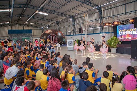 Apresentação de balé do Projeto Moldando Talentos emociona público durante a III Feira de Conscientização e Prevenção Contra Queimadas