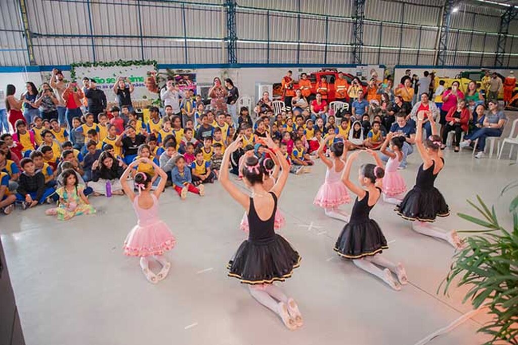 Apresentação de balé do Projeto Moldando Talentos emociona público durante a III Feira de Conscientização e Prevenção Contra Queimadas - Gente de Opinião