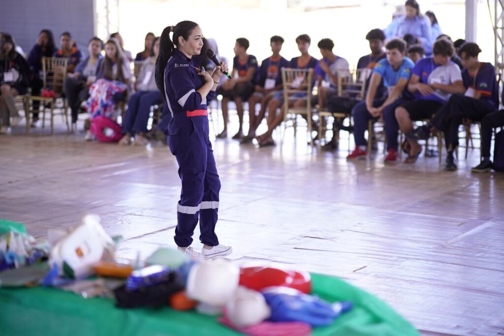 Enfermeira ministrou curso para estudantes do ensino médio (Foto:  Rafael Oliveira I Jornalista Secom ALE/RO) - Gente de Opinião