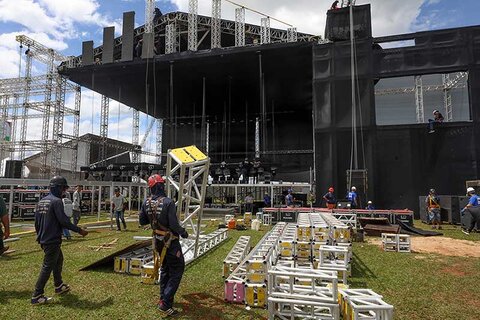 Montagem de Estruturas de Palco e Som: o que as empresas de evento precisam saber para evitar acidentes com a rede elétrica