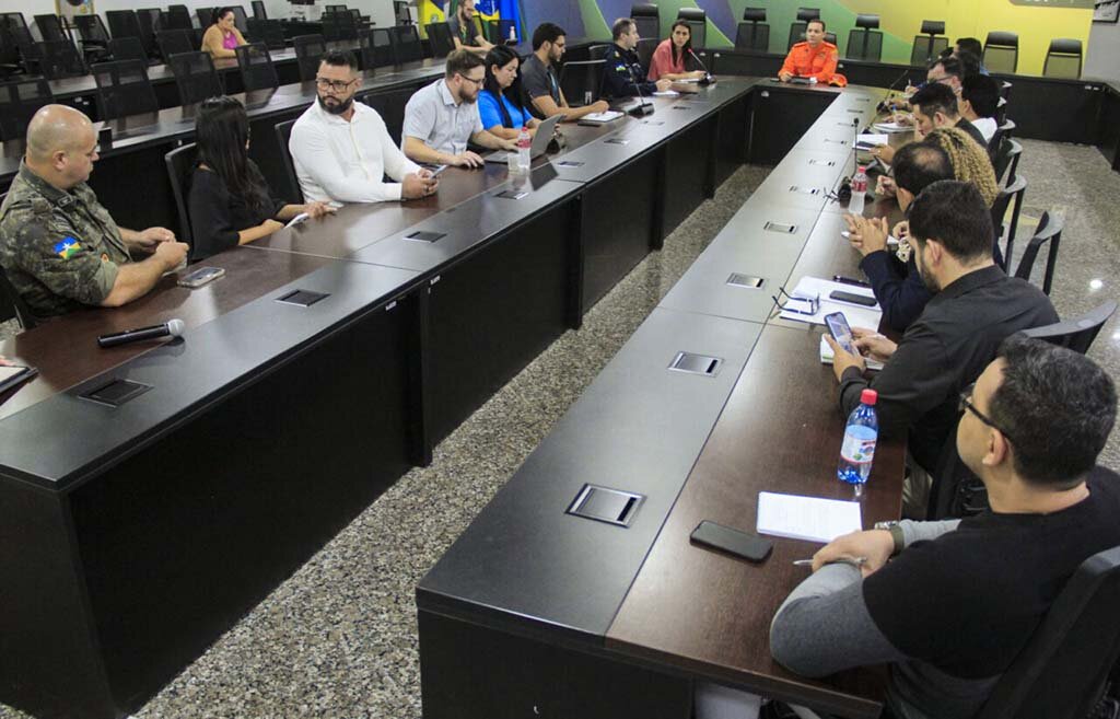 O encontro teve como pauta principal as ações das secretarias estaduais sobre crise hídrica, incêndios florestais e levantamento de necessidade de ajuda humanitária para resposta à estiagem - Gente de Opinião