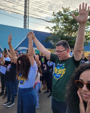 Marcos e Luana Rocha participam da Marcha para Jesus e reafirmam apoio às manifestações de fé e cultura - Gente de Opinião