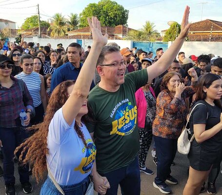 Marcos e Luana Rocha participam da Marcha para Jesus e reafirmam apoio às manifestações de fé e cultura