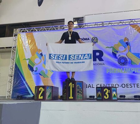 Atleta do SESI de Cacoal conquista medalha de Ouro no JOER