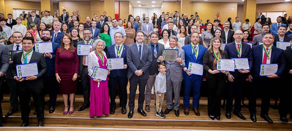 Personalidades de diversas áreas foram agraciadas (Foto: Thyago Lorentz I Secom ALE/RO) - Gente de Opinião
