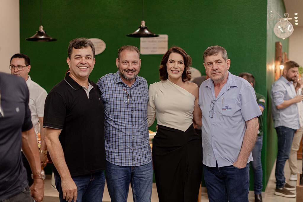 Ex-prefeita de Rolim de Moura lança livro e revela bastidores de sua trajetória de superação e vida política - Gente de Opinião