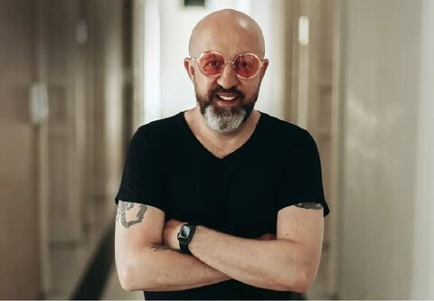 Fabrício Carpinejar, que já vendeu mais de 1 milhão de livros, será palestrante no Dia do Estagiário 