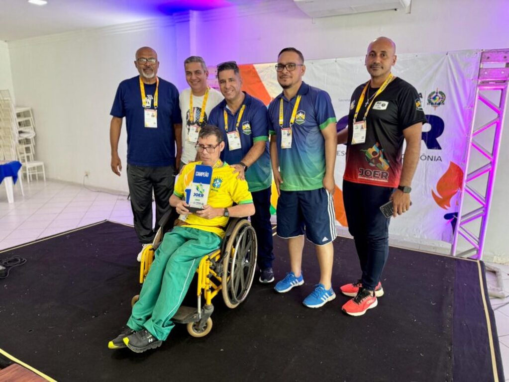 Durante a solenidade de encerramento, Elizeu de Sá recebeu o Troféu Super Campeão do Joer - Gente de Opinião