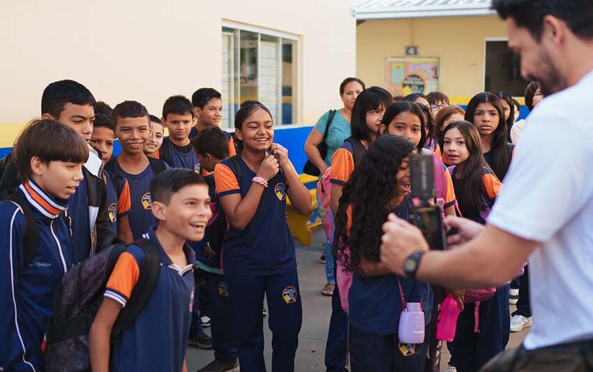 Escola da rede pública vira sala de cinema em ação do Festival Infantil de Animação, em Porto Velho