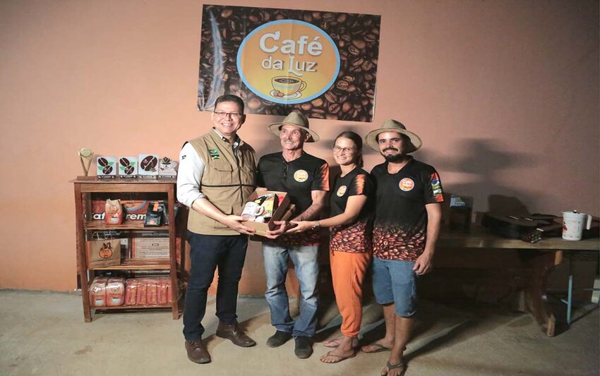 Governador Marcos Rocha visita propriedade rural referência na produção de café em Cacoal