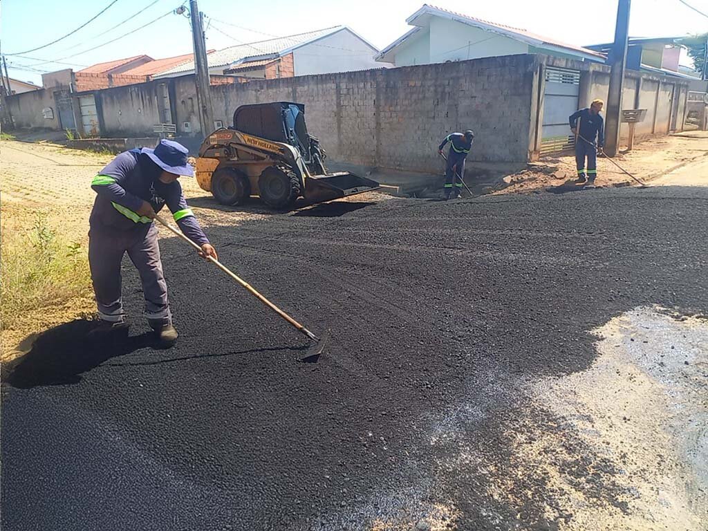 Operação Tapa-Buraco já alcançou dezenas de bairros em Ji-Paraná - Gente de Opinião