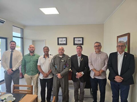 Grão-Mestre do GOB-RO convida comandante da Base Aérea de Porto Velho para palestra em sessão pública no Palácio Maçônico