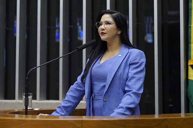 Deputada Cristiane Lopes vota a favor de vale-refeição para entregadores de aplicativo - Gente de Opinião