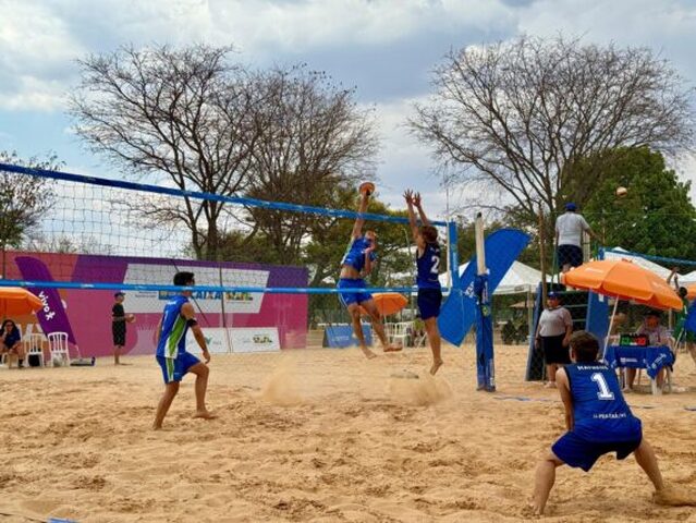 A equipe de vôlei de praia masculino avançou com a vitória de 2×1 contra o Paraná - Gente de Opinião