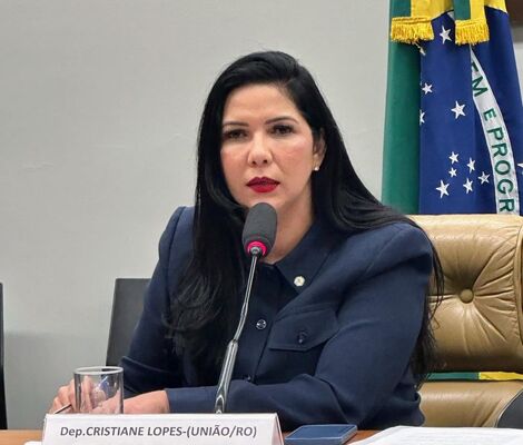 Deputada Cristiane Lopes vota SIM à urgência do PL da Anistia