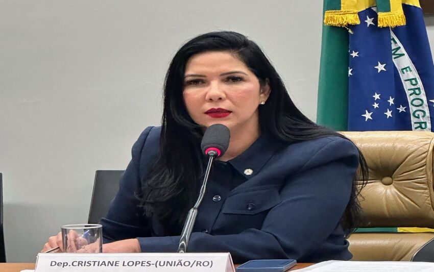 Deputada Cristiane Lopes vota SIM à urgência do PL da Anistia