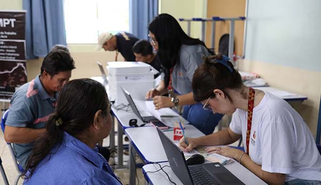 Com atendimentos a centenas de estrangeiros, 11ª etapa do MP Itinerante leva serviços essenciais à população do distrito de São Domingos do Guaporé - Gente de Opinião