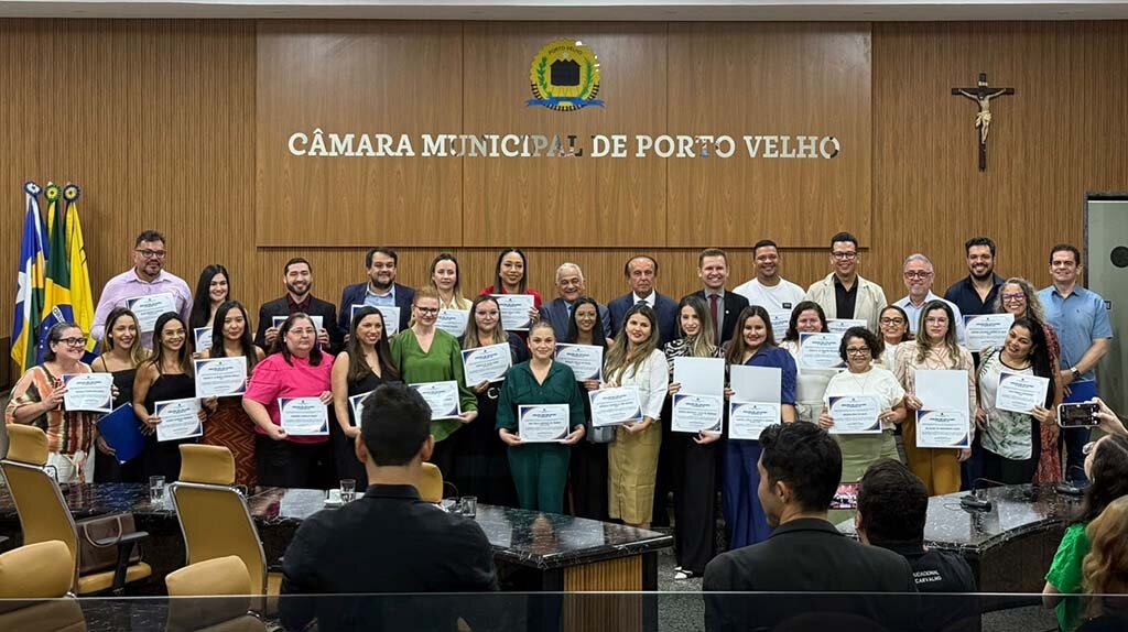 Dr. Aparício Carvalho recebe Moção de Aplausos da Câmara Municipal de Porto Velho pelo apoio a pessoas com fissura labiopalatina - Gente de Opinião