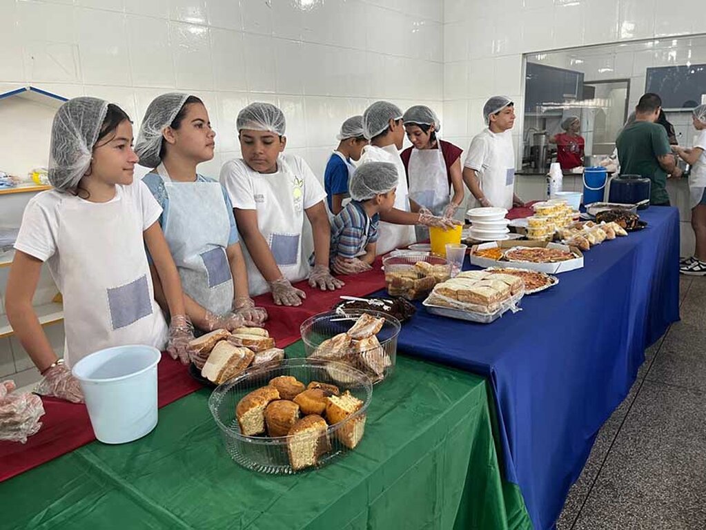 Alunos da Escola Antônio Ferreira vivenciam o empreendedorismo na Feira JEPP - Gente de Opinião