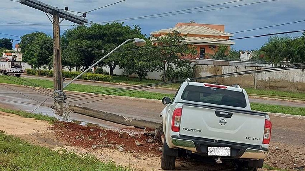 Colisões com postes de energia dobram em setembro em Rondônia: aumento de 108% em relação à média do ano - Gente de Opinião
