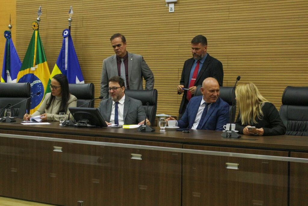 Deputados durante sessão ordinária (Foto: Thyago Lorentz | Secom ALE/RO) - Gente de Opinião
