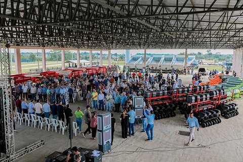 Entrega histórica de cerca de 200 maquinários e implementos agrícolas fortalece a agricultura em Rondônia